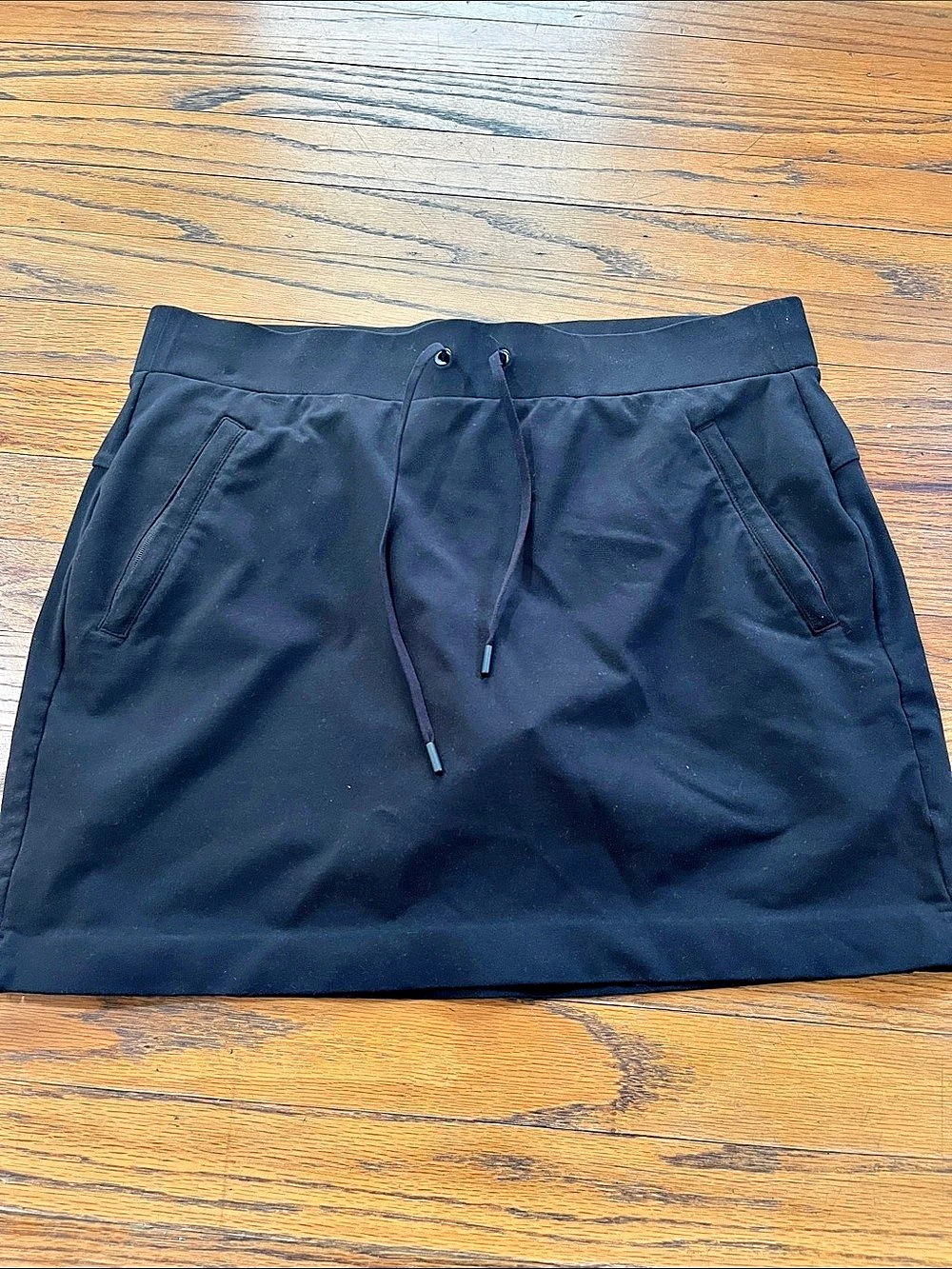 Athleta Modern Metro Skort Athletic Shorts in Black Medium